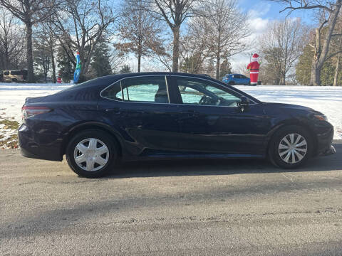 2022 Toyota Camry Hybrid LE