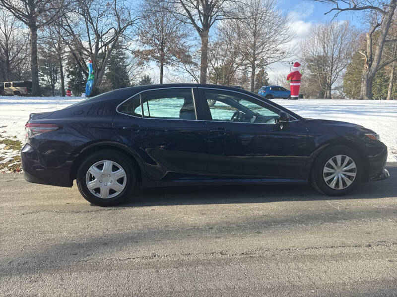 2022 Toyota Camry Hybrid LE