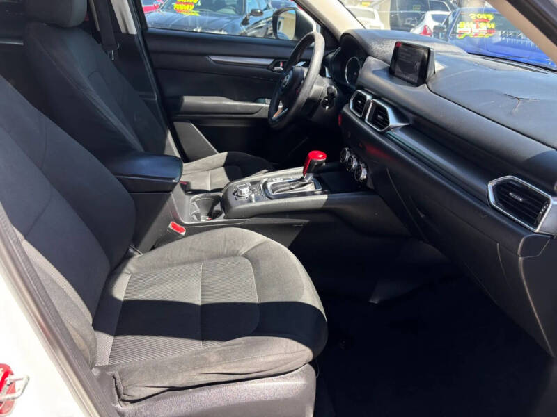 2017 Mazda CX-5 Sport