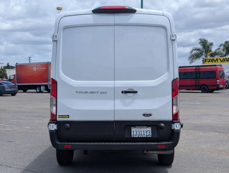 2024 Ford Transit 250