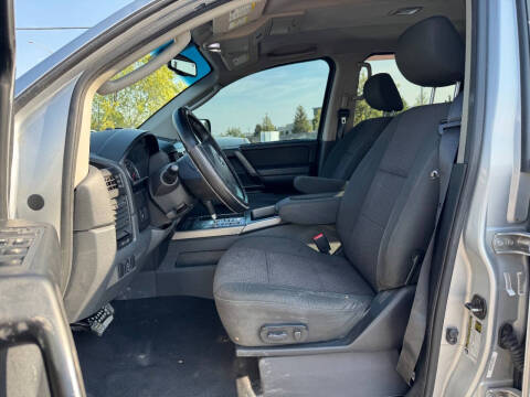 2011 Nissan Titan SV