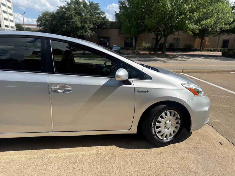 2013 Toyota Prius v Three