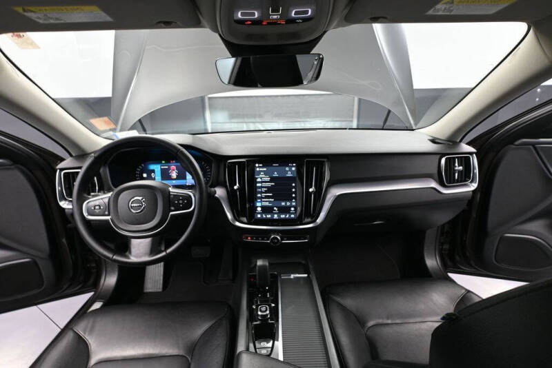 2024 Volvo S60 B5 Core Dark Theme