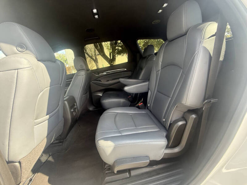 2022 Buick Enclave Essence