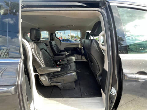 2020 Chrysler Voyager LXi