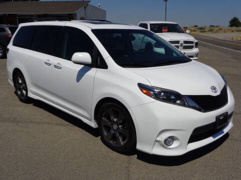 2017 Toyota Sienna for sale at John's Auto Mart in Kennewick WA