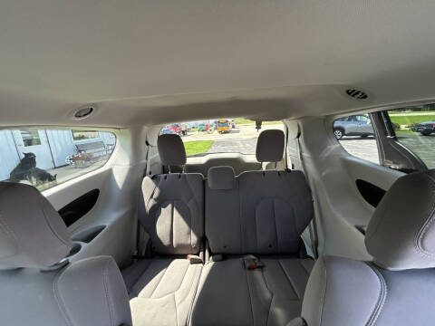 2020 Chrysler Voyager LX