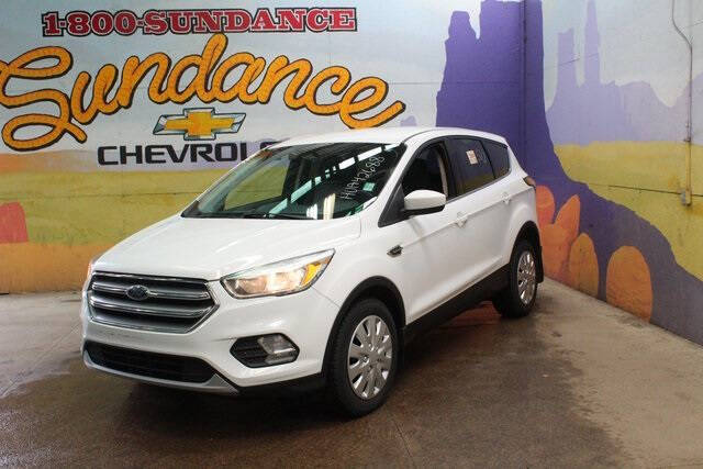 Used 2017 Ford Escape SE with VIN 1FMCU0GD5HUA42688 for sale in Grand Ledge, MI