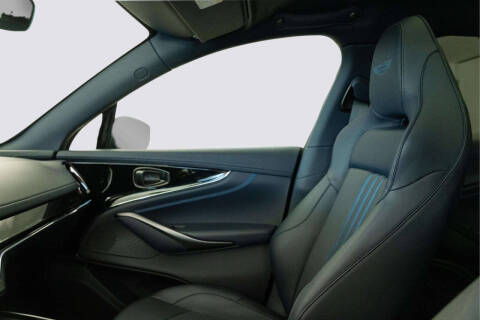2025 Aston Martin DBX 707