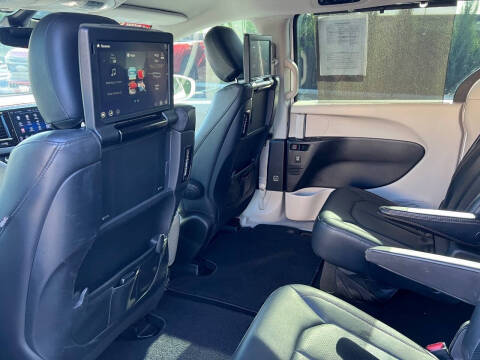 2017 Chrysler Pacifica Touring-L Plus