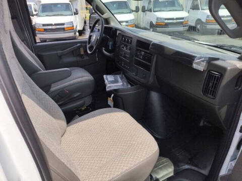 2025 Chevrolet Express 3500