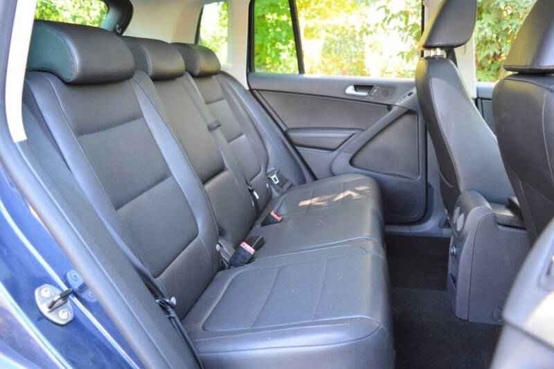 2011 Volkswagen Tiguan SEL