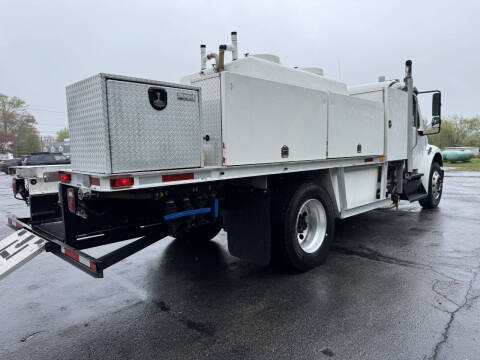 2011 Freightliner M2 106