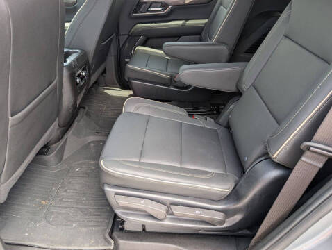 2025 GMC Yukon Elevation