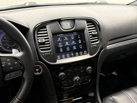 2017 Chrysler 300 S