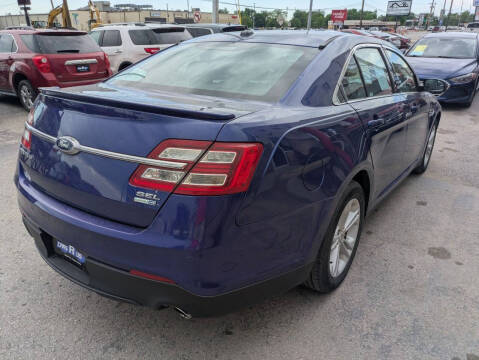 2015 Ford Taurus SEL