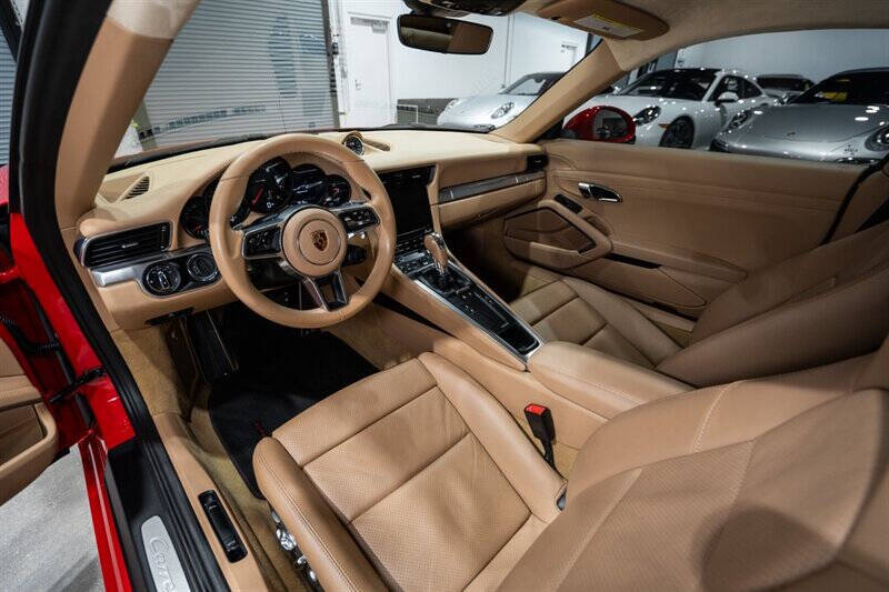 2017 Porsche 911 Carrera