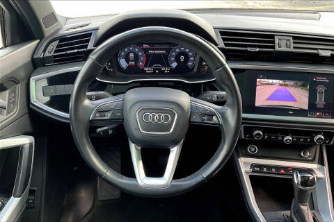 2023 Audi Q3 quattro Premium Plus 40 TFSI