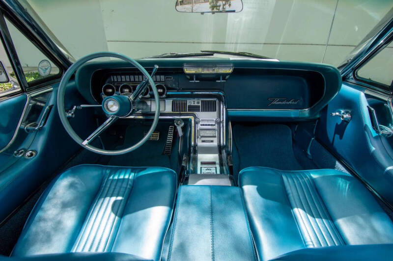 1964 Ford Thunderbird