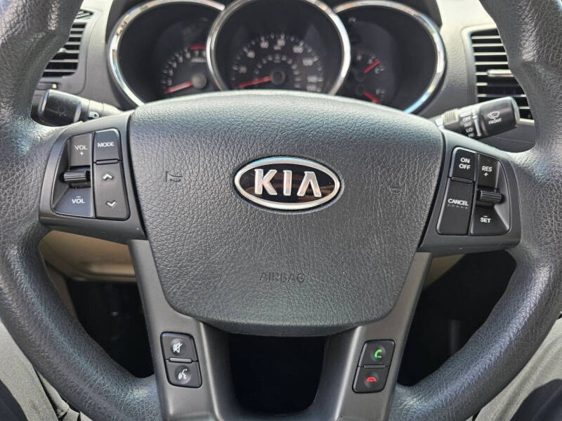 2011 Kia Sorento LX