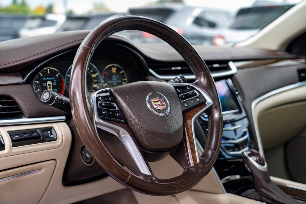 2014 Cadillac XTS for sale at Auto Destination in Puyallup, WA