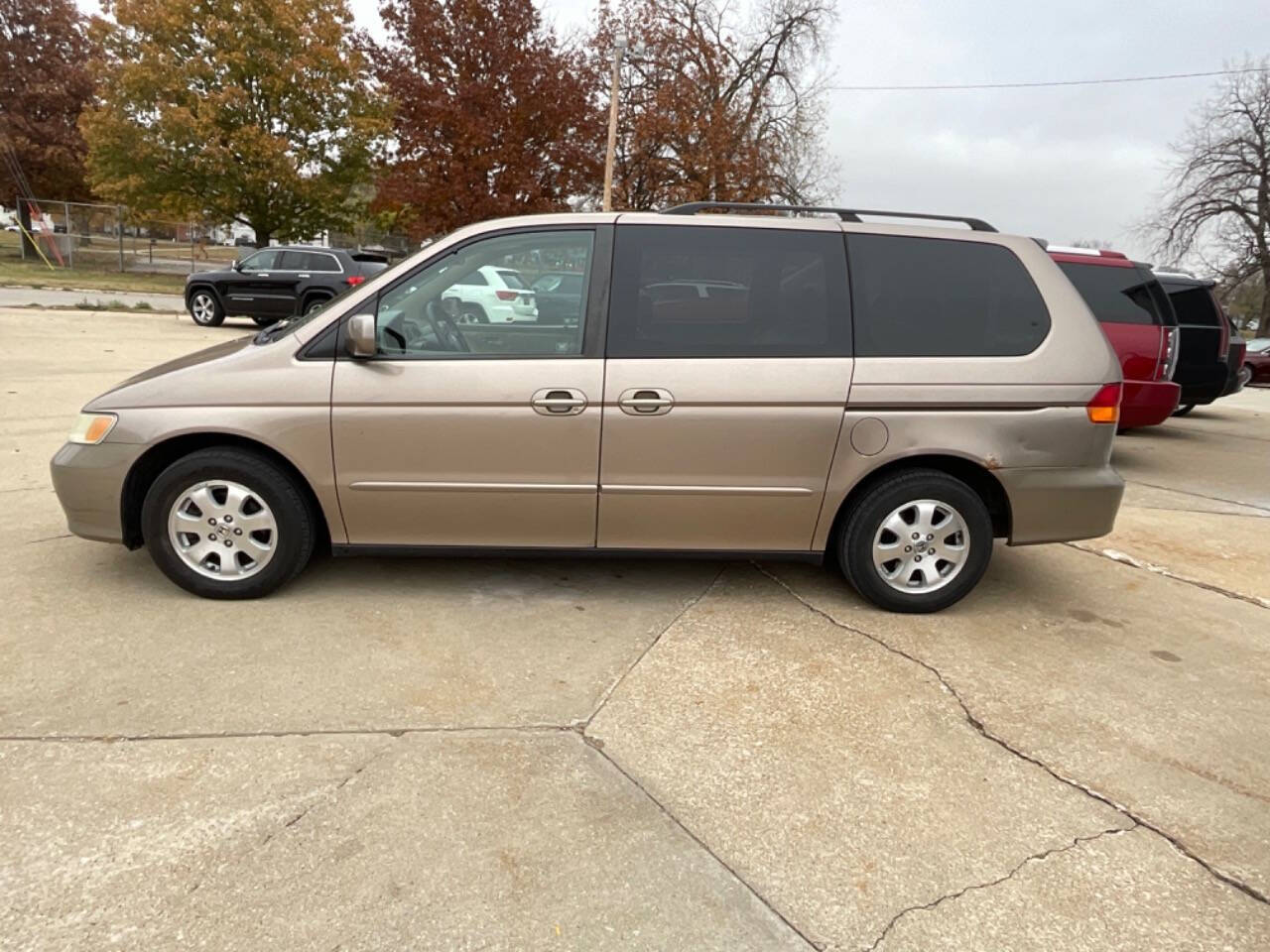 2003 Honda Odyssey for sale at Auto Connection in Waterloo, IA