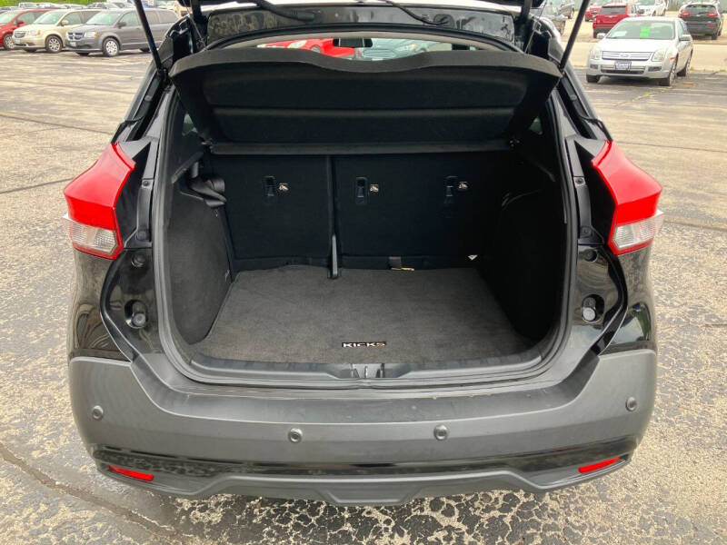 2020 Nissan Kicks SR