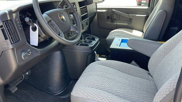 2025 Chevrolet Express 2500