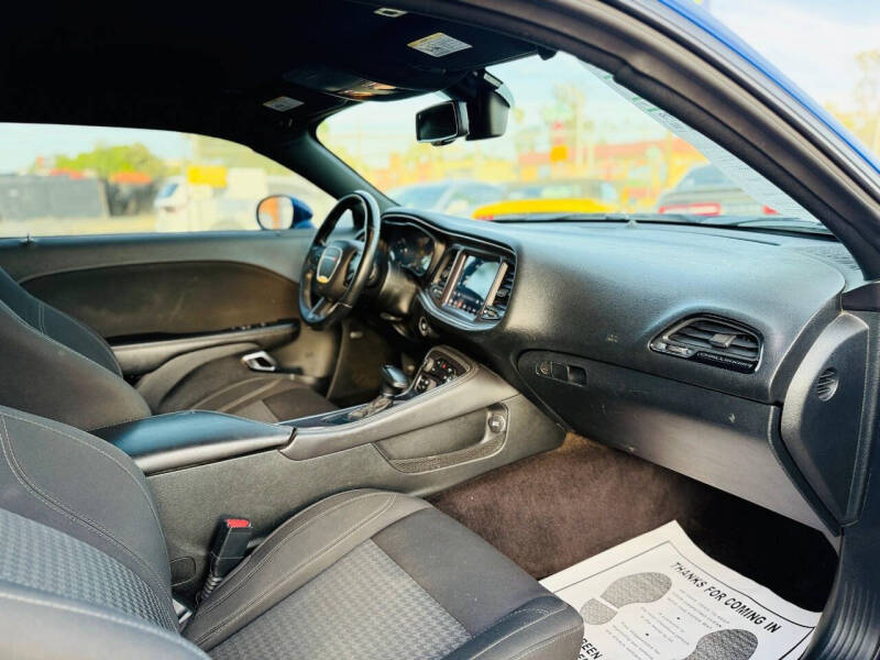 2018 Dodge Challenger SXT Plus