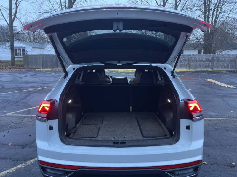 2024 Volkswagen Atlas Cross Sport SE 4Motion