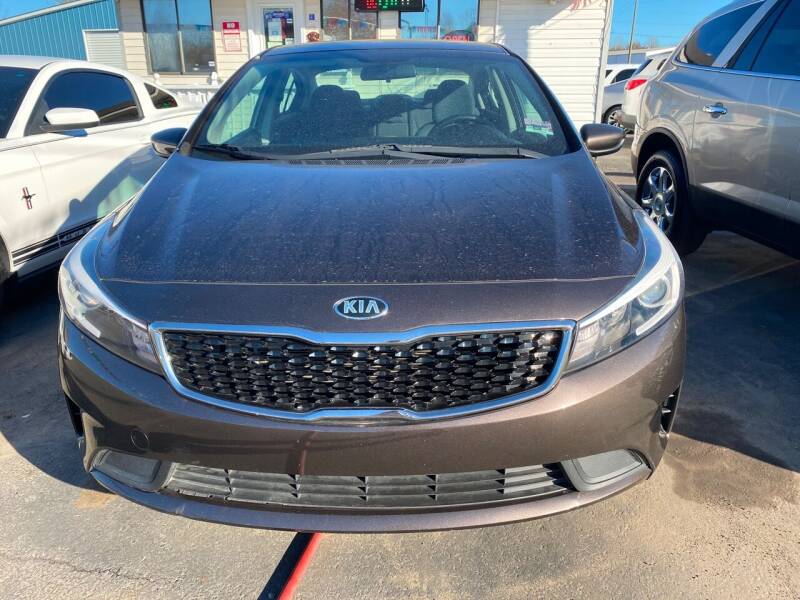 2017 Kia Forte for sale at BEST AUTO SALES in Russellville AR
