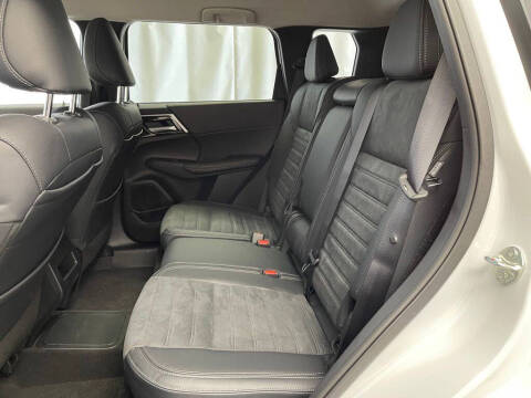 2025 Mitsubishi Outlander PHEV SE