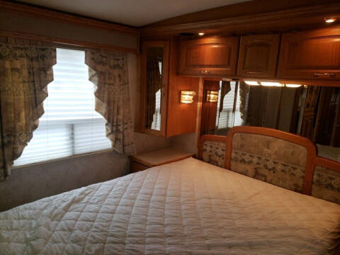 1999 Freightliner XC Chassis