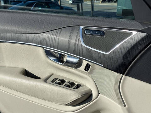 2020 Volvo XC90 T5 Momentum
