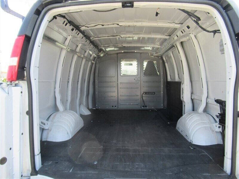 2022 Chevrolet Express 2500