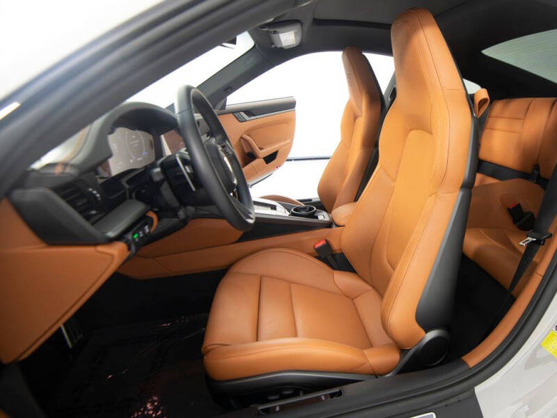2025 Porsche 911 Carrera