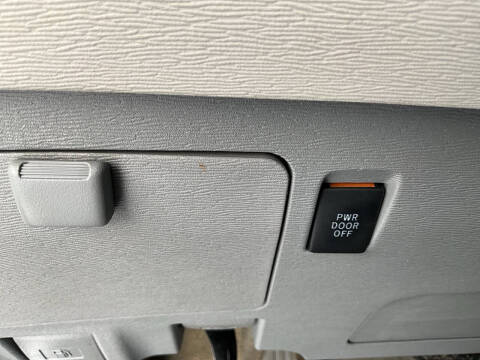 2011 Toyota Sienna LE 7-Passenger