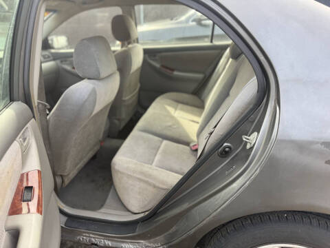 2005 Toyota Corolla LE