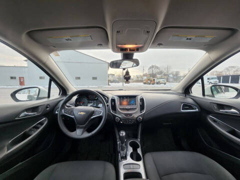 2017 Chevrolet Cruze LT Auto