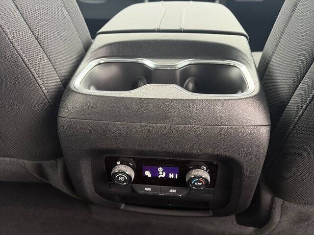 2024 Chevrolet Traverse LS