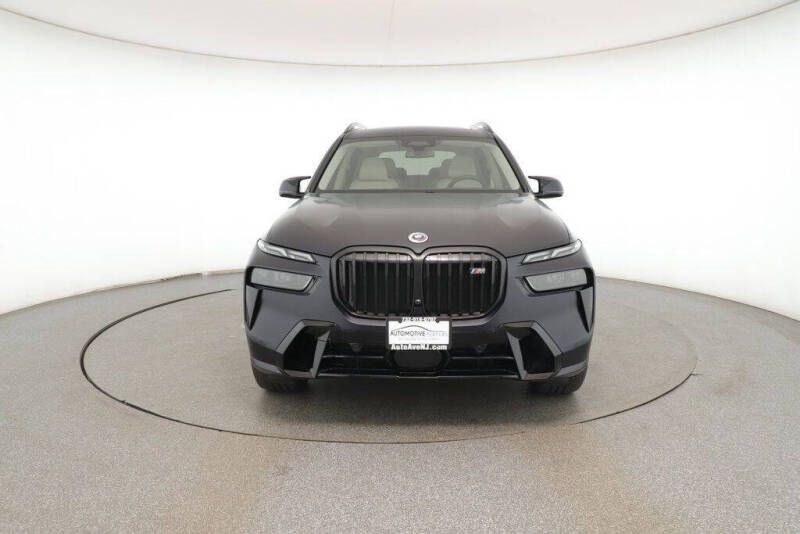 2023 BMW X7 M60i