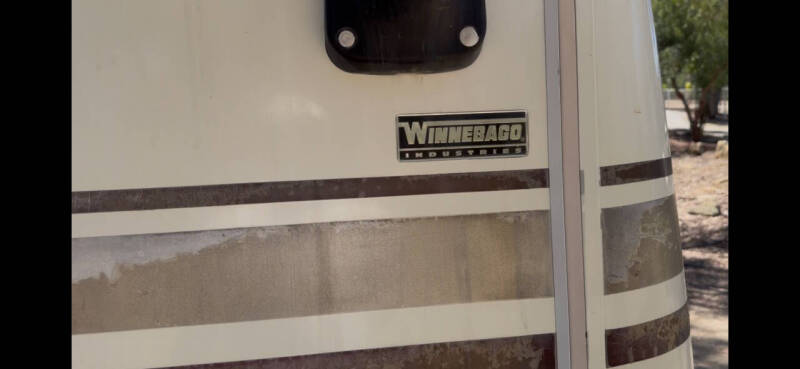 2003 Winnebago Adventurer