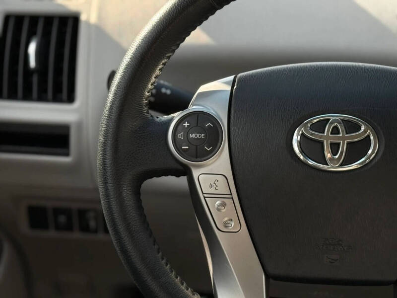 2017 Toyota Prius v