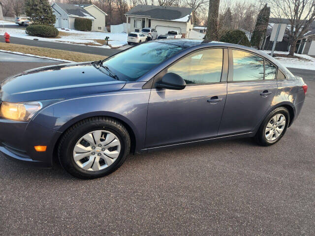 2014 Chevrolet Cruze for sale at Xtra Mile Auto Sales LLC in Cambridge, MN