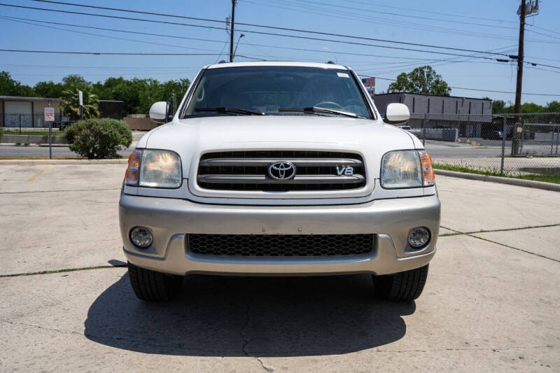 2004 Toyota Sequoia SR5