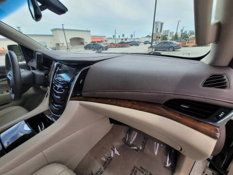 2017 Cadillac Escalade Standard