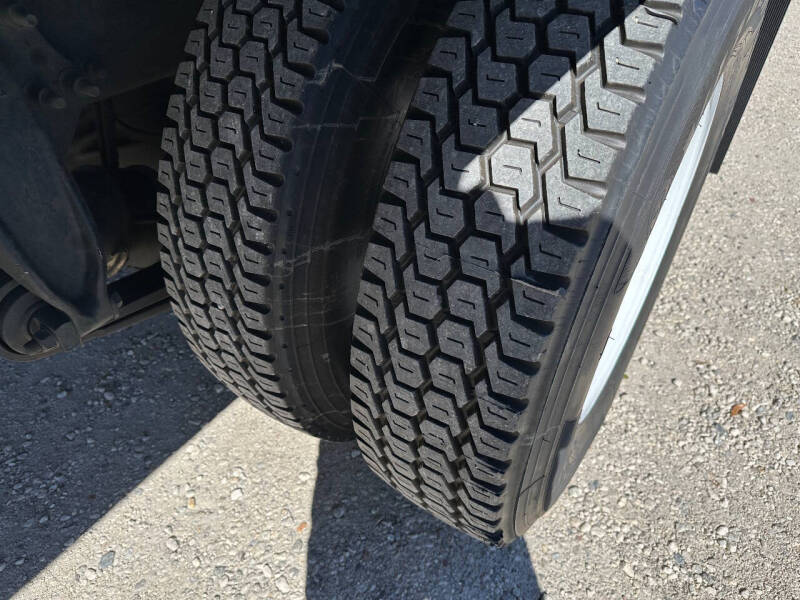 2022 Freightliner M2 106