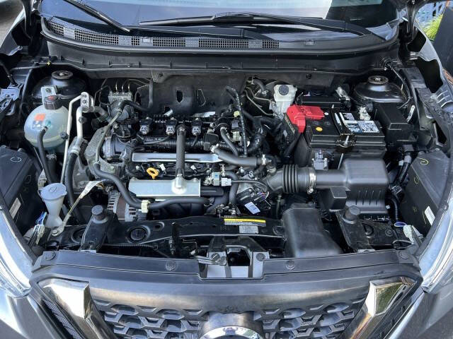 2020 Nissan Kicks SR