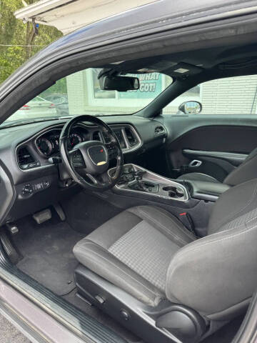 2022 Dodge Challenger SXT