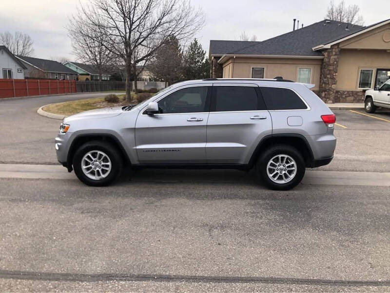2019 Jeep Grand Cherokee Laredo